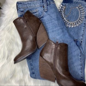 NWOT Very Volatile Wedge Booties